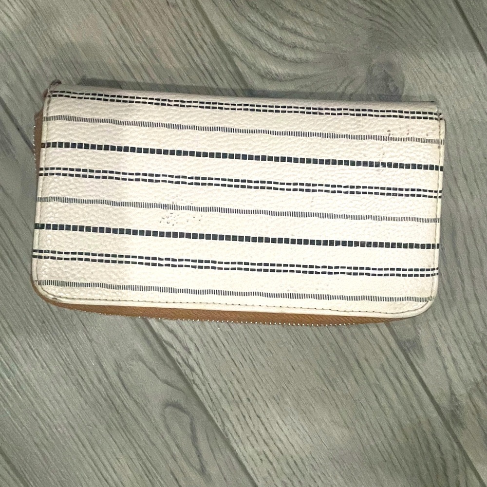 Thirty-One All about the Benjamin’s wallet